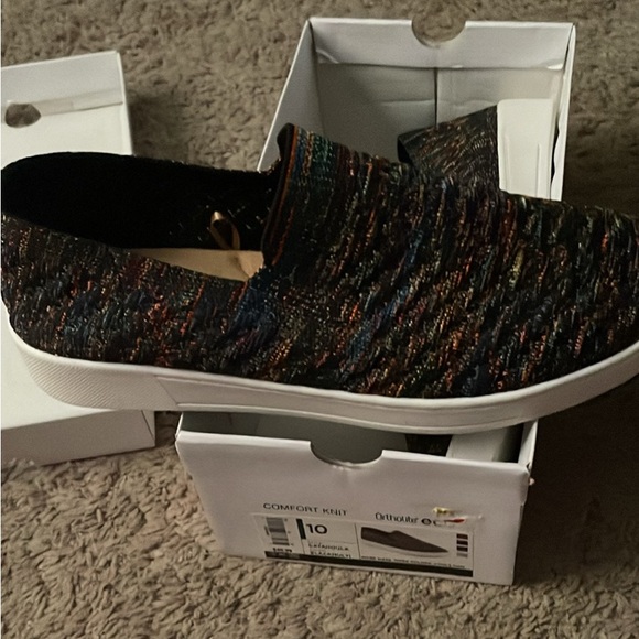 Shoes - Picture 1 of 4